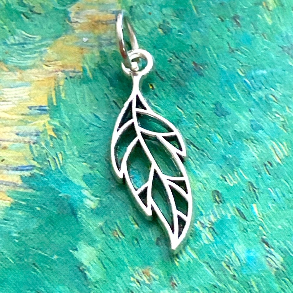 5/$10❤️❤️❤️NEW TIBETAN SILVER LEAF CHARM PENDANT